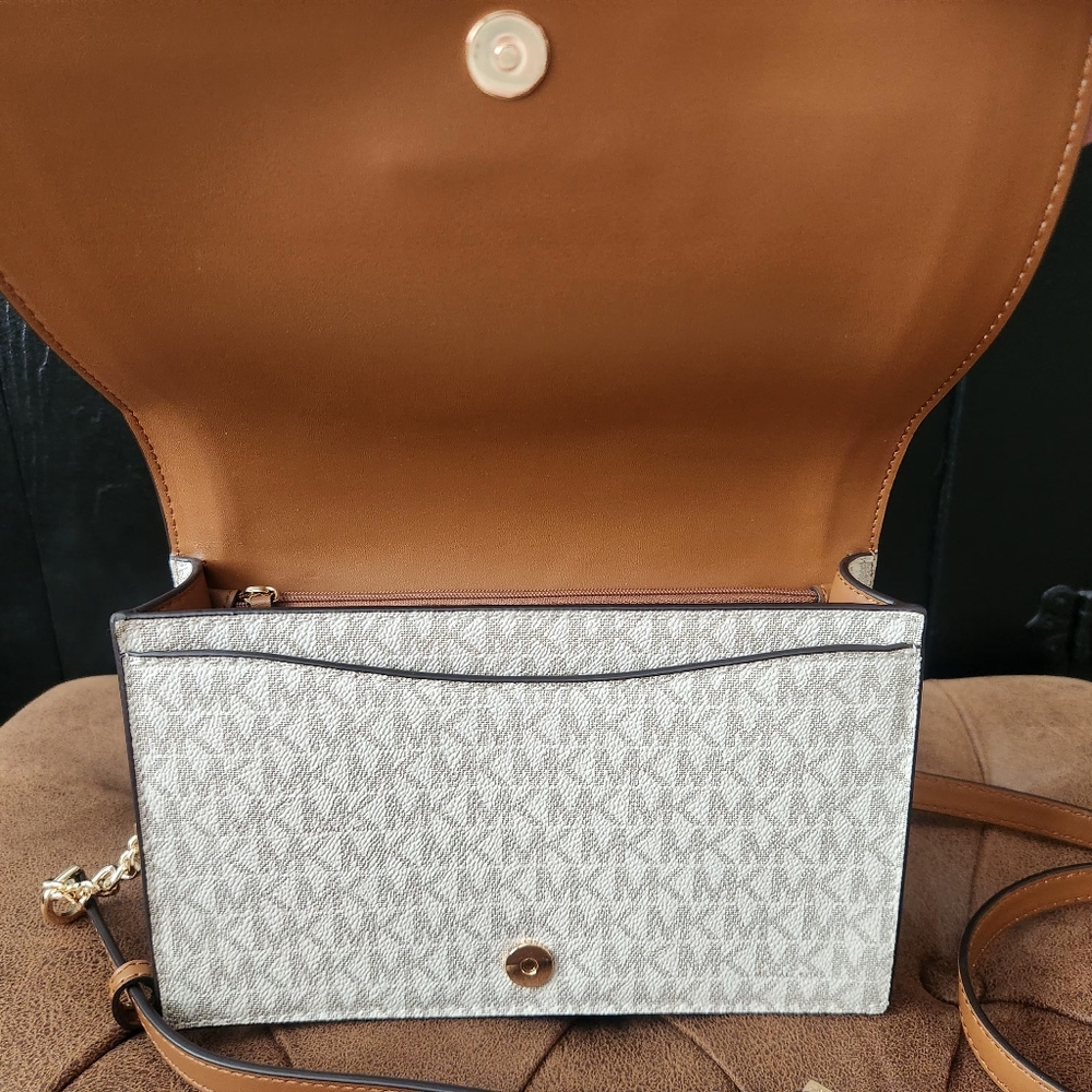 Michael Kors Vanilla Full Flap Crossbody bag - Picture 5 of 16